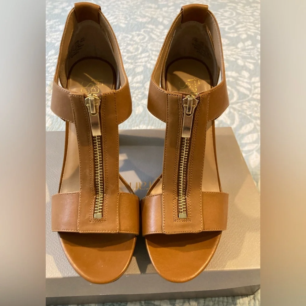 Womens heels - Picture 3 of 14